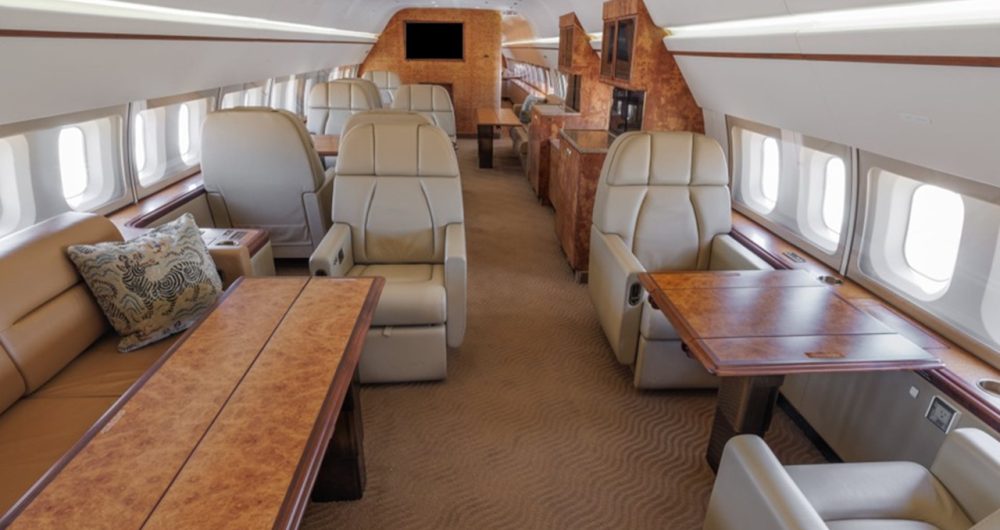 PRIVATE JET 06